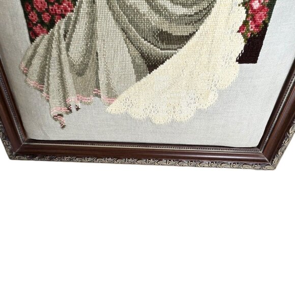 Nantucket Rose Petit Point Beach Lady Embroidery Pillowed Frame 18"x18 vtg - Picture 10 of 15